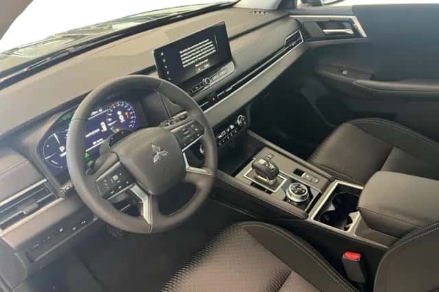 Mitsubishi Outlander (2026) thumbnail 14