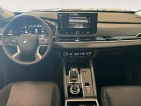 Mitsubishi Outlander (2026) thumbnail 9