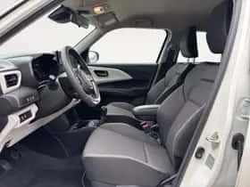 Suzuki Swift (2025) thumbnail 11