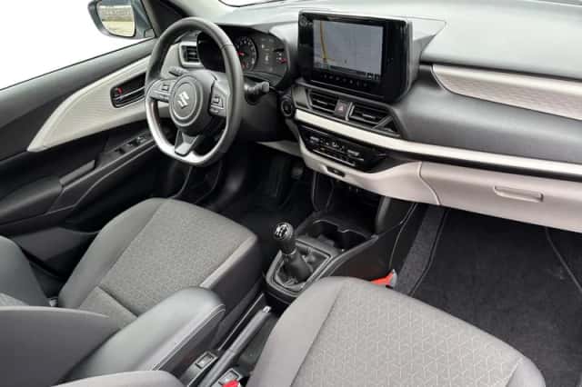 Suzuki Swift (2025) thumbnail 12