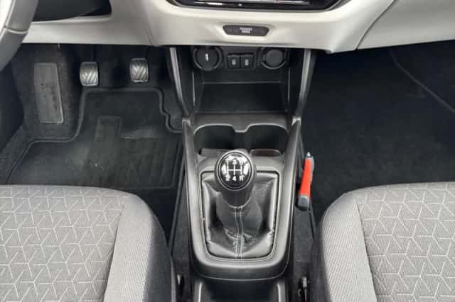 Suzuki Swift (2025) thumbnail 15