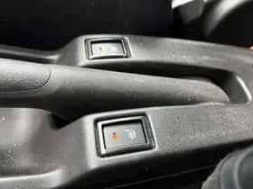 Suzuki Swift (2025) thumbnail 22
