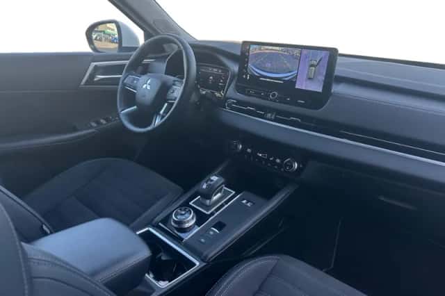 Mitsubishi Outlander (2025) thumbnail 12