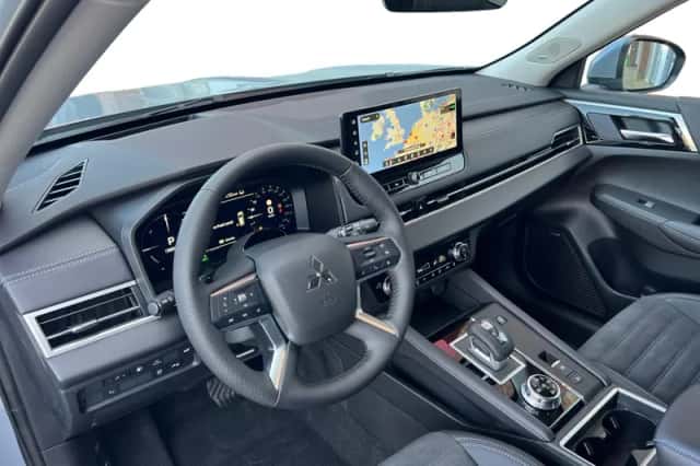 Mitsubishi Outlander (2026) thumbnail 13