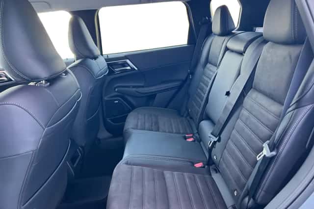 Mitsubishi Outlander (2026) thumbnail 18