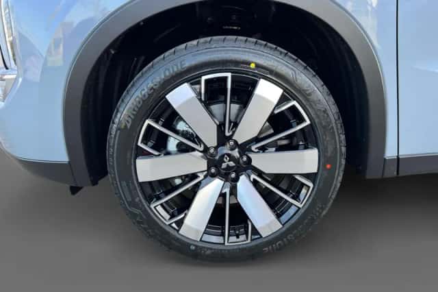 Mitsubishi Outlander (2026) thumbnail 5