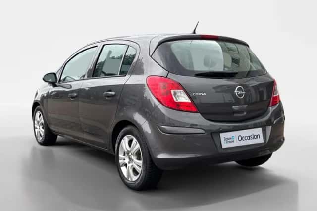 Opel Corsa (2012) thumbnail 3