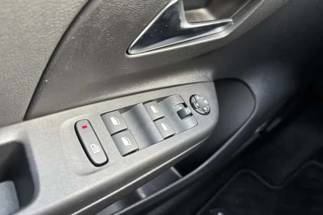 Opel Corsa-e (2022) thumbnail 27