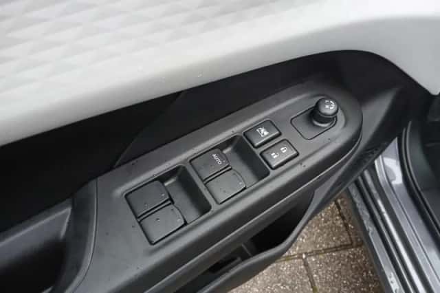 Suzuki Swift (2025) thumbnail 20