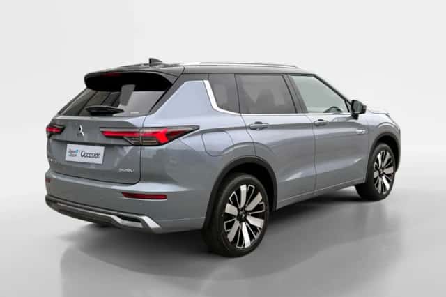 Mitsubishi Outlander (2025) thumbnail 2