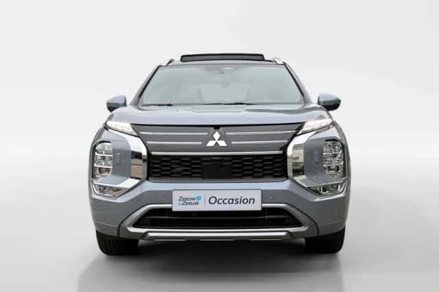 Mitsubishi Outlander (2025) thumbnail 4