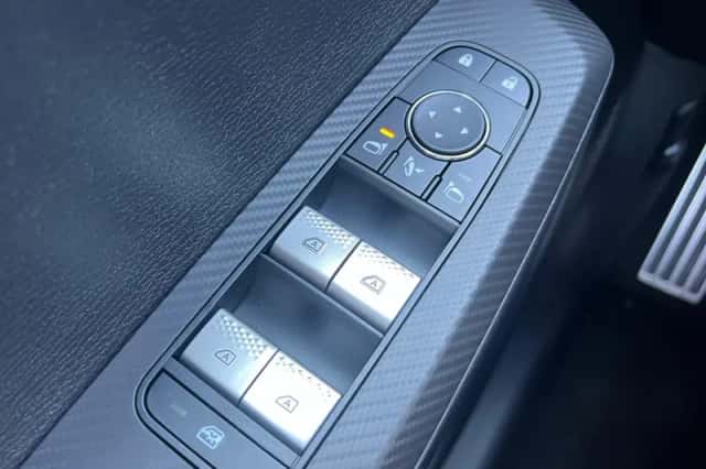 Mitsubishi Outlander (2025) thumbnail 32