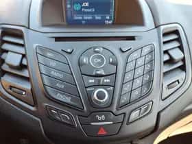 Ford Fiesta (2017) thumbnail 25