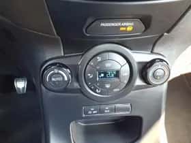 Ford Fiesta (2017) thumbnail 26