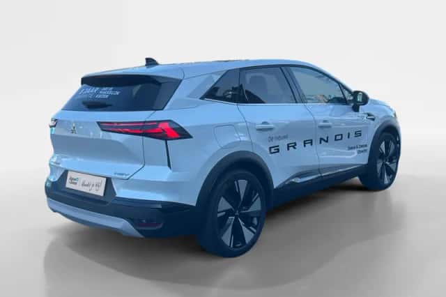Mitsubishi Grandis (2025) thumbnail 2