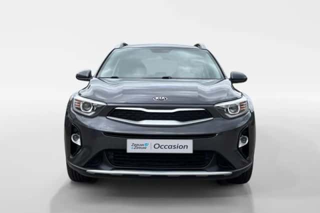 Kia Stonic (2020) thumbnail 3
