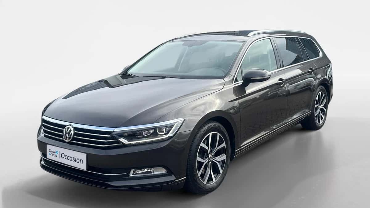 Volkswagen Passat (2018) — foto 1