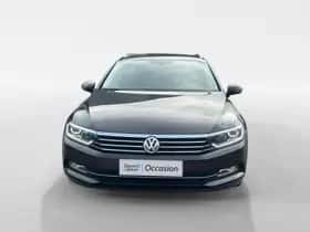 Volkswagen Passat (2018) thumbnail 2