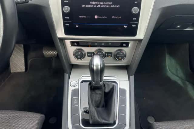 Volkswagen Passat (2018) thumbnail 14