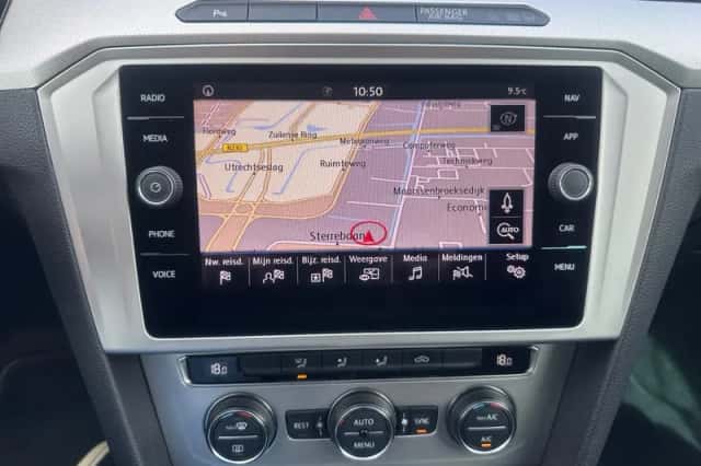 Volkswagen Passat (2018) thumbnail 20