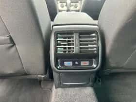 Volkswagen Passat (2018) thumbnail 29