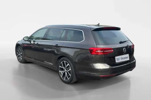 Volkswagen Passat (2018) thumbnail 6