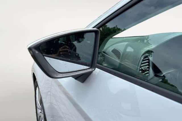 SEAT Leon (2018) thumbnail 8