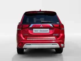 Mitsubishi Outlander (2020) thumbnail 2