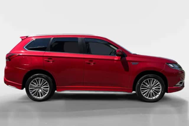 Mitsubishi Outlander (2020) thumbnail 11