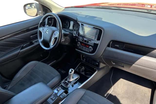 Mitsubishi Outlander (2020) thumbnail 12