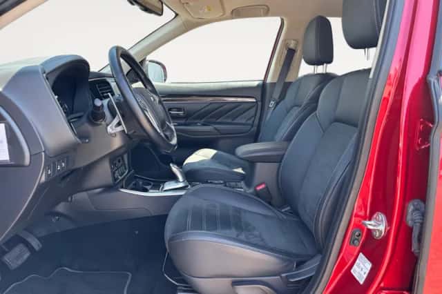 Mitsubishi Outlander (2020) thumbnail 13