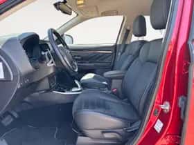 Mitsubishi Outlander (2020) thumbnail 13