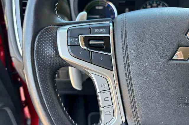 Mitsubishi Outlander (2020) thumbnail 18