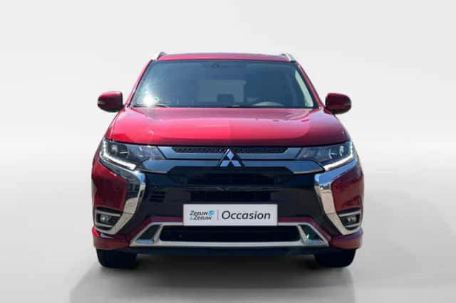 Mitsubishi Outlander (2020) thumbnail 3