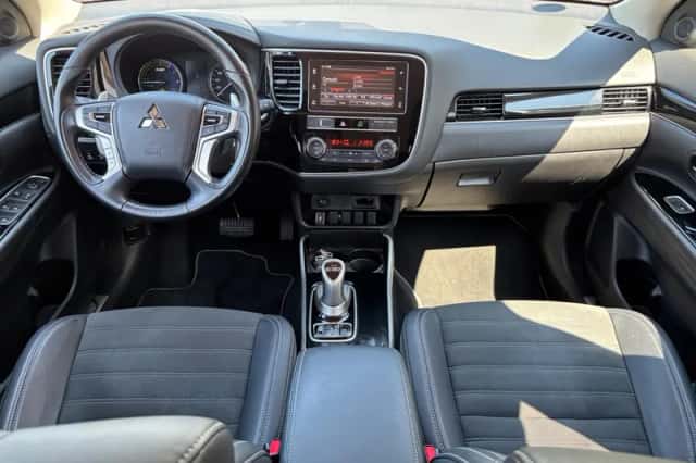 Mitsubishi Outlander (2020) thumbnail 21