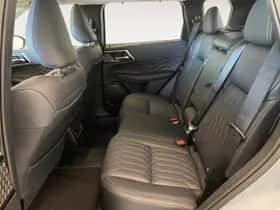 Mitsubishi Outlander (2026) thumbnail 11