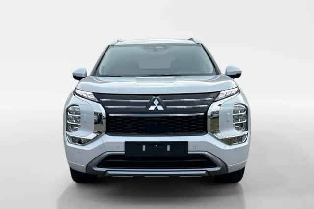 Mitsubishi Outlander (2026) thumbnail 2