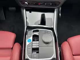 BMW i4 (2023) thumbnail 11