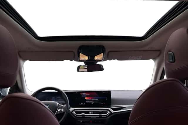 BMW i4 (2023) thumbnail 14