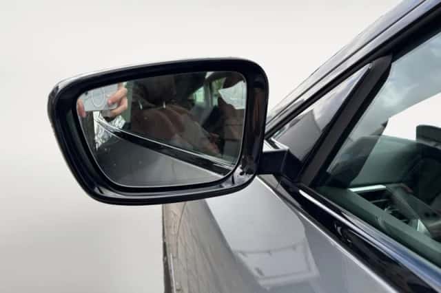 BMW i4 (2023) thumbnail 15