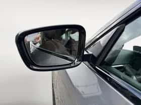 BMW i4 (2023) thumbnail 15