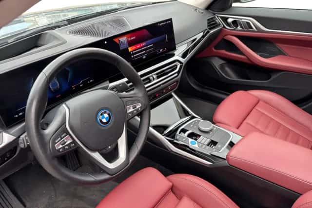BMW i4 (2023) thumbnail 18