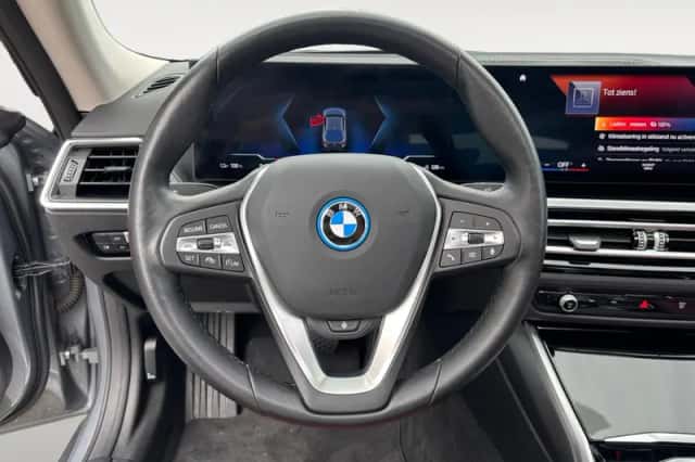 BMW i4 (2023) thumbnail 19