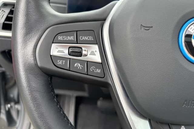 BMW i4 (2023) thumbnail 20
