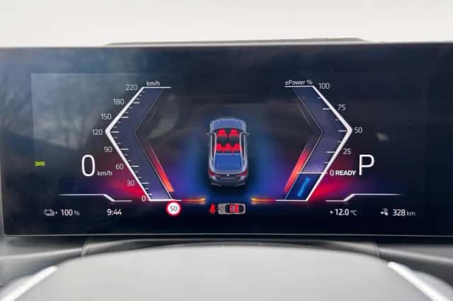 BMW i4 (2023) thumbnail 22