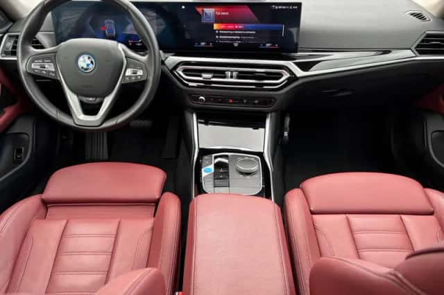BMW i4 (2023) thumbnail 23