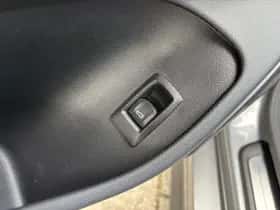 BMW i4 (2023) thumbnail 29