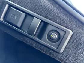 BMW i4 (2023) thumbnail 36