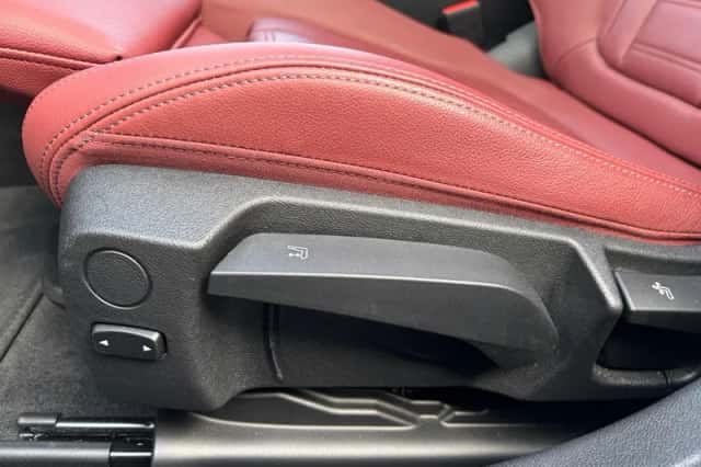 BMW i4 (2023) thumbnail 38