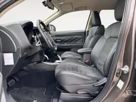 Mitsubishi Outlander (2019) thumbnail 11